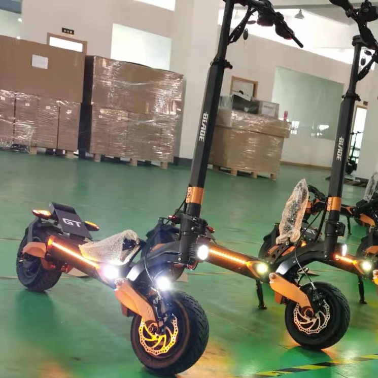 2023 Cheap Blade 10 Gt 35A 40A Controller 1500W X 2 Scooter Elettrico Sul Magazzino Cinese