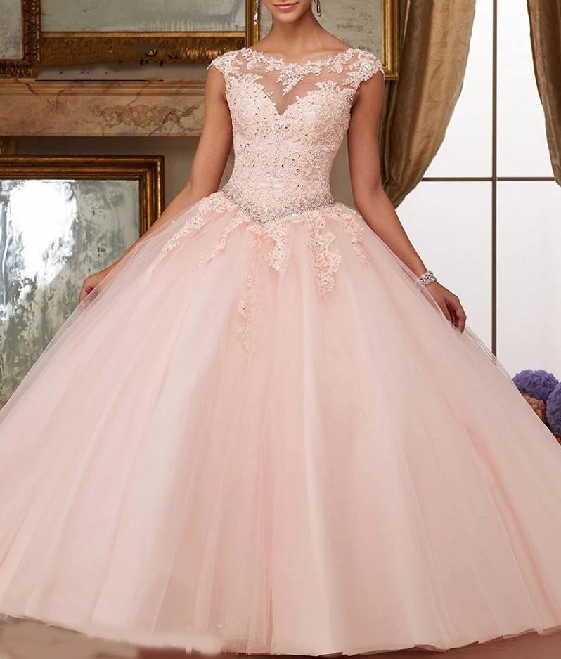Abiti Quinceanera Appliques Beads Scoop Neck Ball Gowns Sparkly Sweet 16 Anni Abiti Da Principessa Per 15 Anni