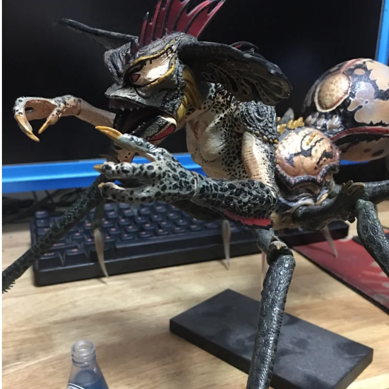 Originale In Magazzino Neca Reel Toys Gremlins 2 Spider Gremlin Deluxe Action Figure Model Collection Toys Boxed