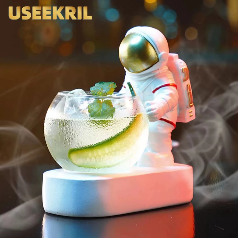 Creative Astronaut Cocktail Glasses Personalized Juice Beer Mixed Drinking Glass Cup Luminous Mixed Wine Cup Special Drink Glass