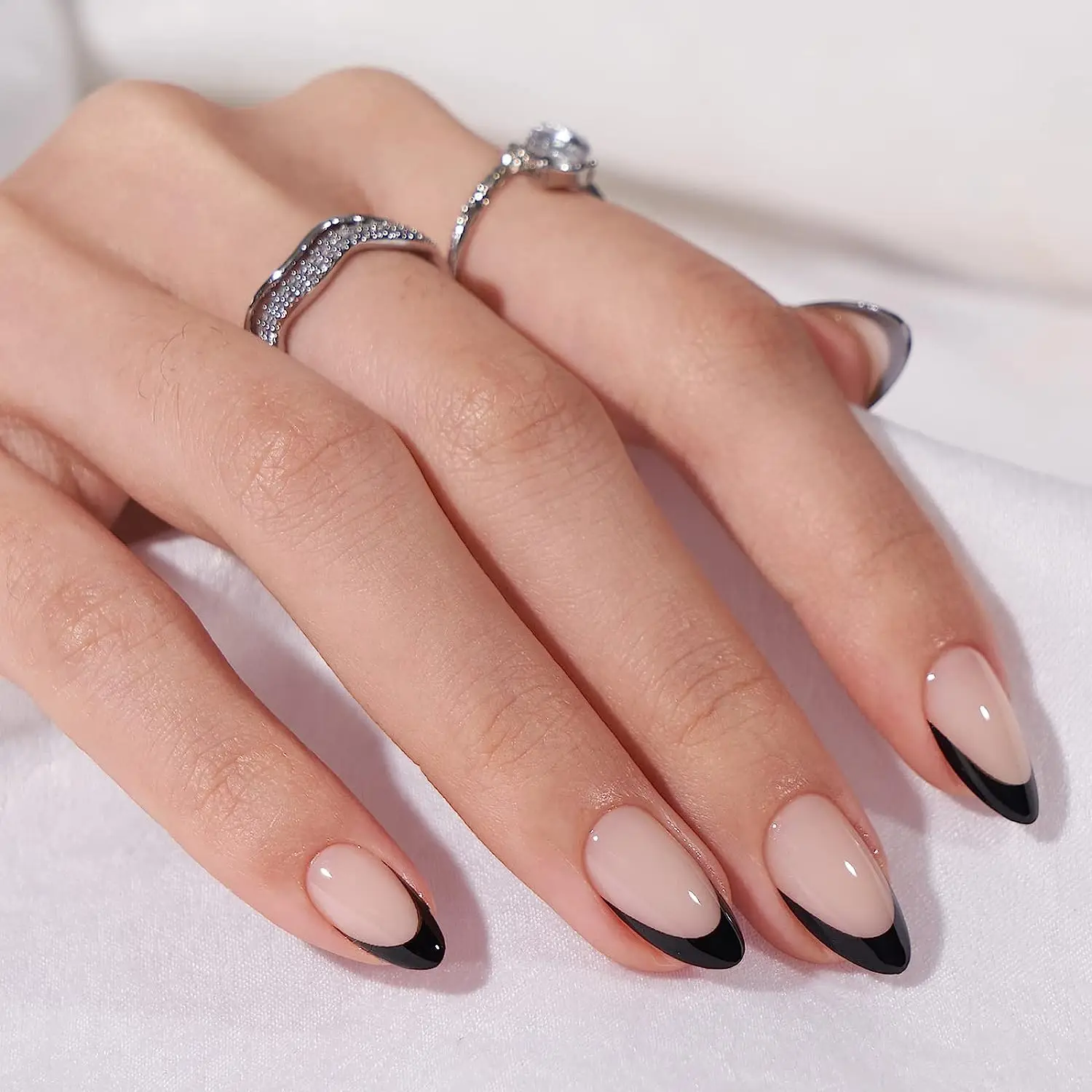 Black French Tip Press On Nails Almond Short Fake Nails Colla Estremamente Fit Natural Riutilizzabile Stick Kit Set Di Unghie Finte Artificiali
