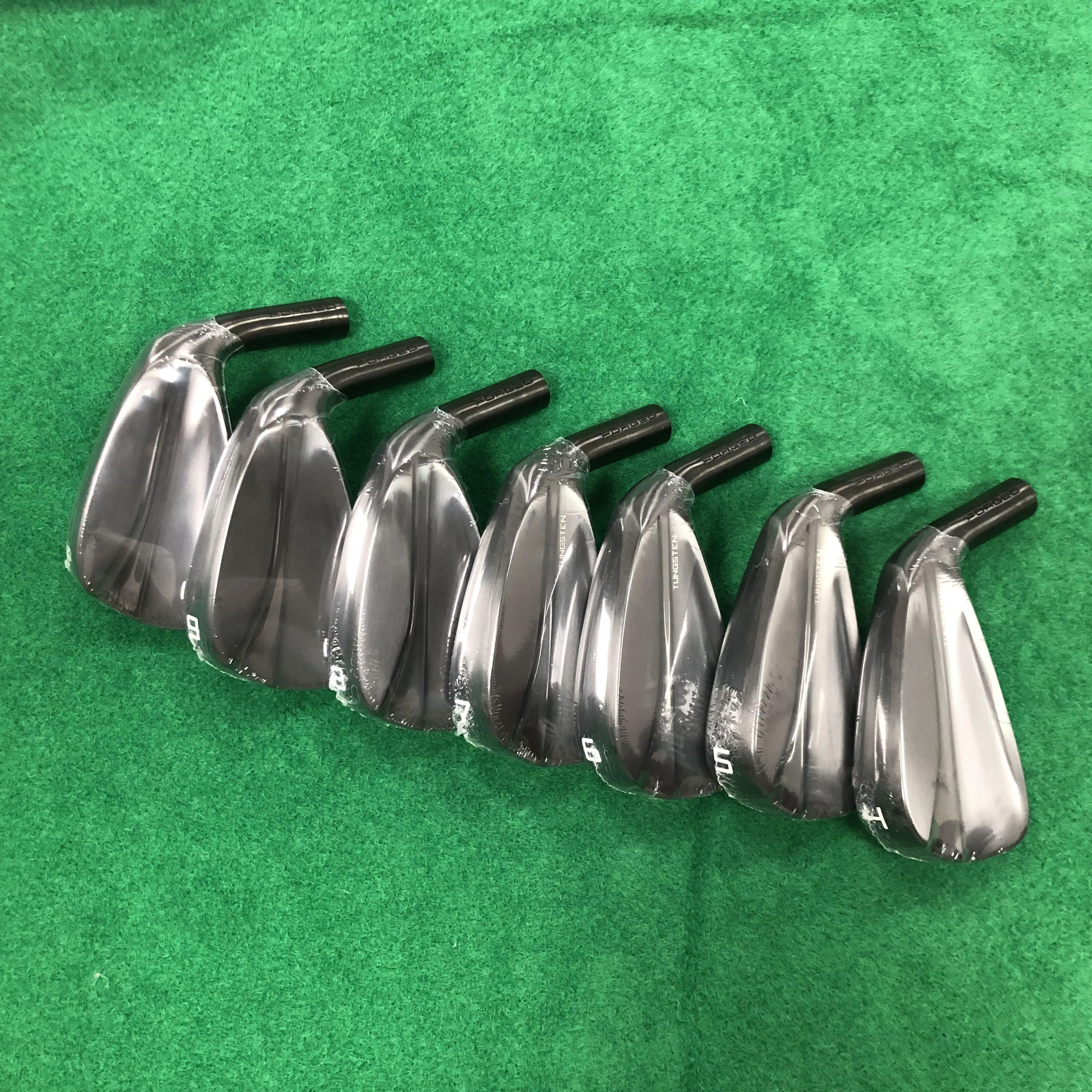 7Pcs Brand New 790 Irons Black 790 Set Di Ferro Da Golf 4-9P R/S Flex Steel/Albero In Grafite Con Coperchio Della Testa Spedizione Gratuita