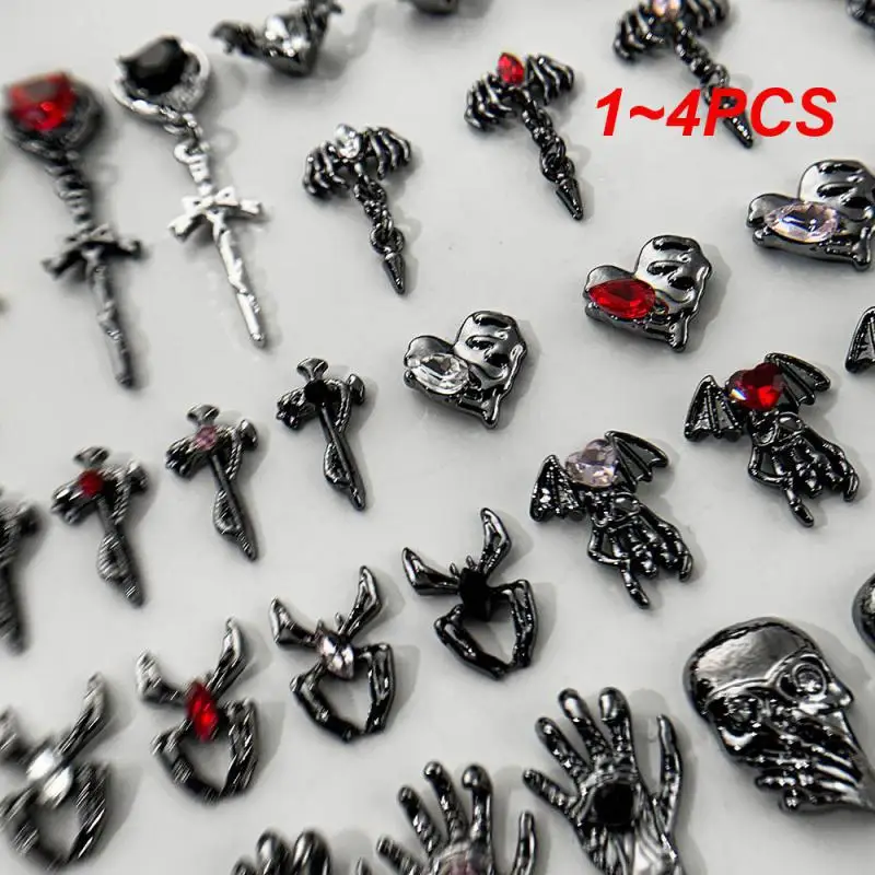 1 ~ 4 Pezzi Accessori Per Nail Art Personalizzati Di Alta Qualità Serie Scura Strass/Accenti Accessori Per Nail Art Molto Duri Cuore Di Corvo