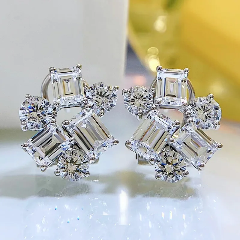 Spring Qiaoer 100% 925 Sterling Silver High Carbon Diamond Gemstone 18K Gold Plated Alien Ear Studs Orecchini Gioielleria Raffinata