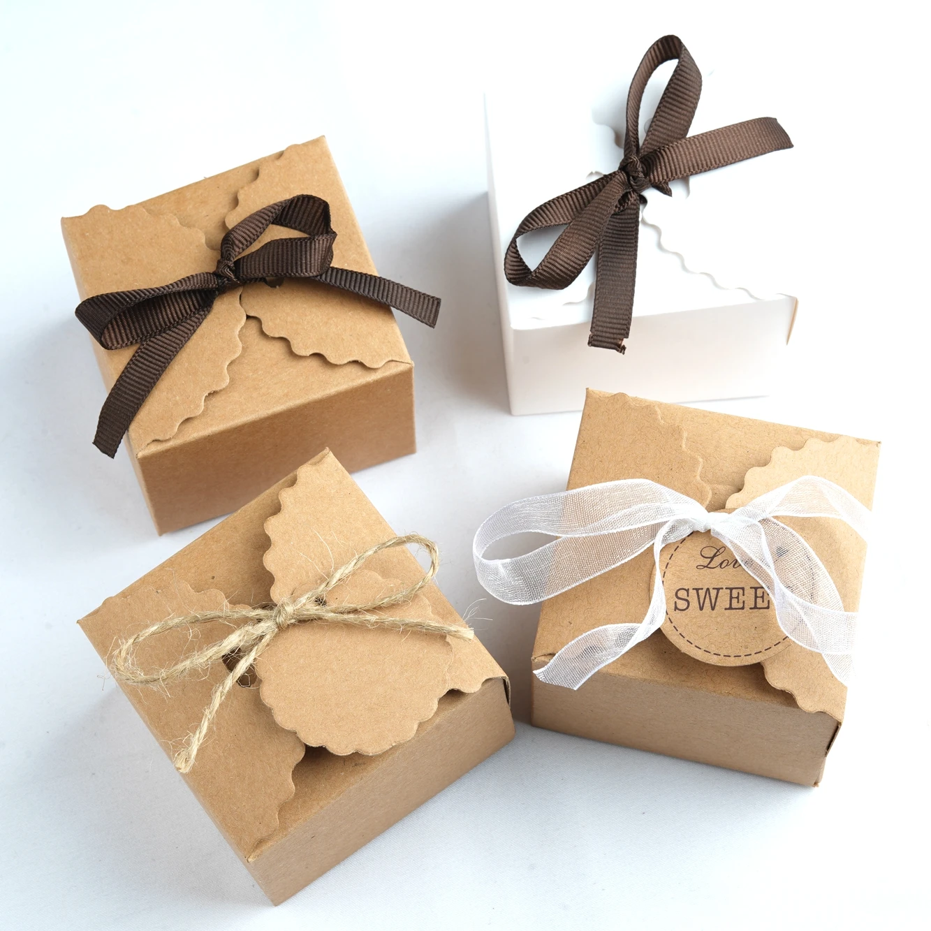 Scatola Di Carta Kraft Wave Con Nastri E Etichette Bomboniere Per Baby Shower Per Matrimoni Scatole Di Caramelle Scatole Di Imballaggio Regalo Bomboni