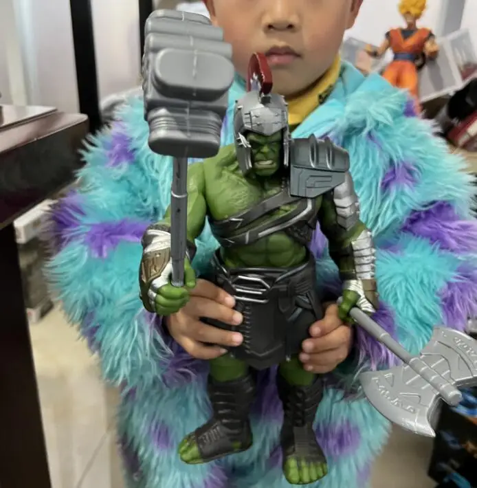30Cm Hulk In Movie Thor 3 Ranarok Hands Mobile Con Hammer Battle Axe Gladiator Action Figure Model Toy