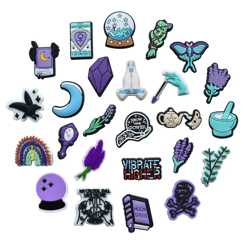 1 Pz Purple Series Witch Shoe Charms Moon Charms Crystal Ball Lavanda Plant Croc Shoes Accessori Decorazione