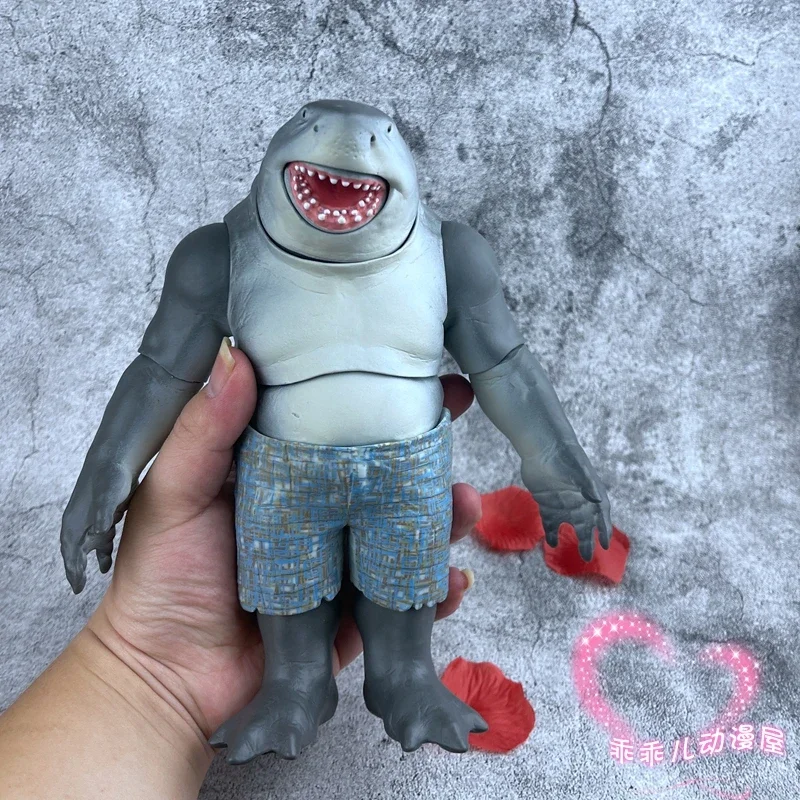 21Cm Nuova Figura King Shark Pvc Action Figure King Shark Mobile Joint Collection Toy Gift Modello Da Collezione Ornamento Giocattolo Giocattolo Per B