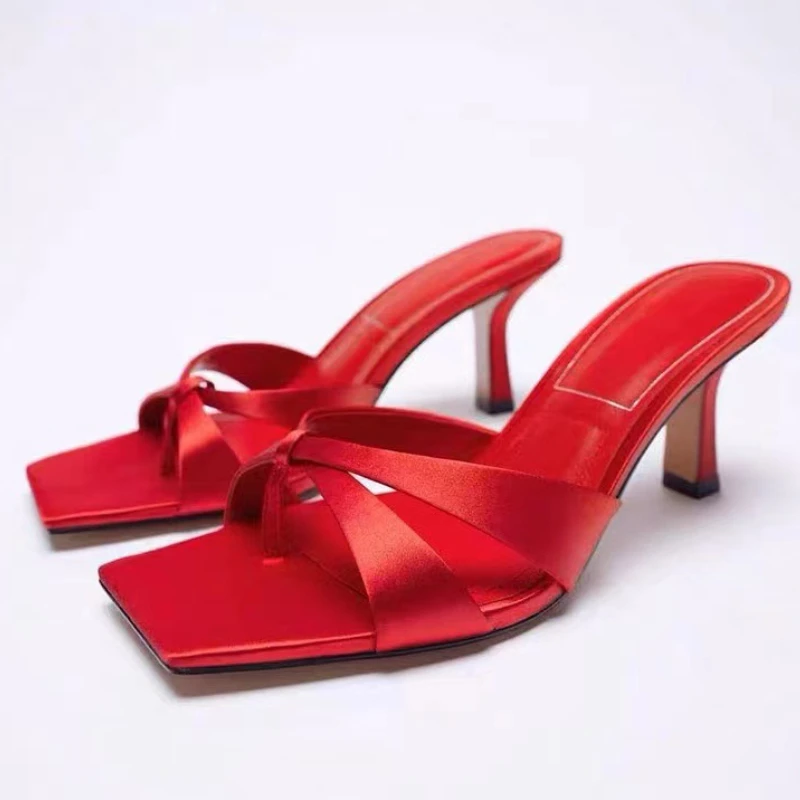 Nuove Infradito Donne Open Toe Pantofole Bocca Superficiale Sandali Donna Seta Rossa Croce Moda Casual Tacchi Alti Claquette Femme