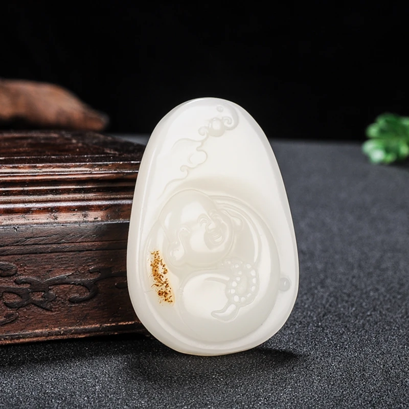 Xinjiang Hetian Jade White Jade Stile Femminile Maitreya Buddha Gong Ciondolo Materiale Seme Capra Grasso Giada Bianca Che Ride Buddha Jade