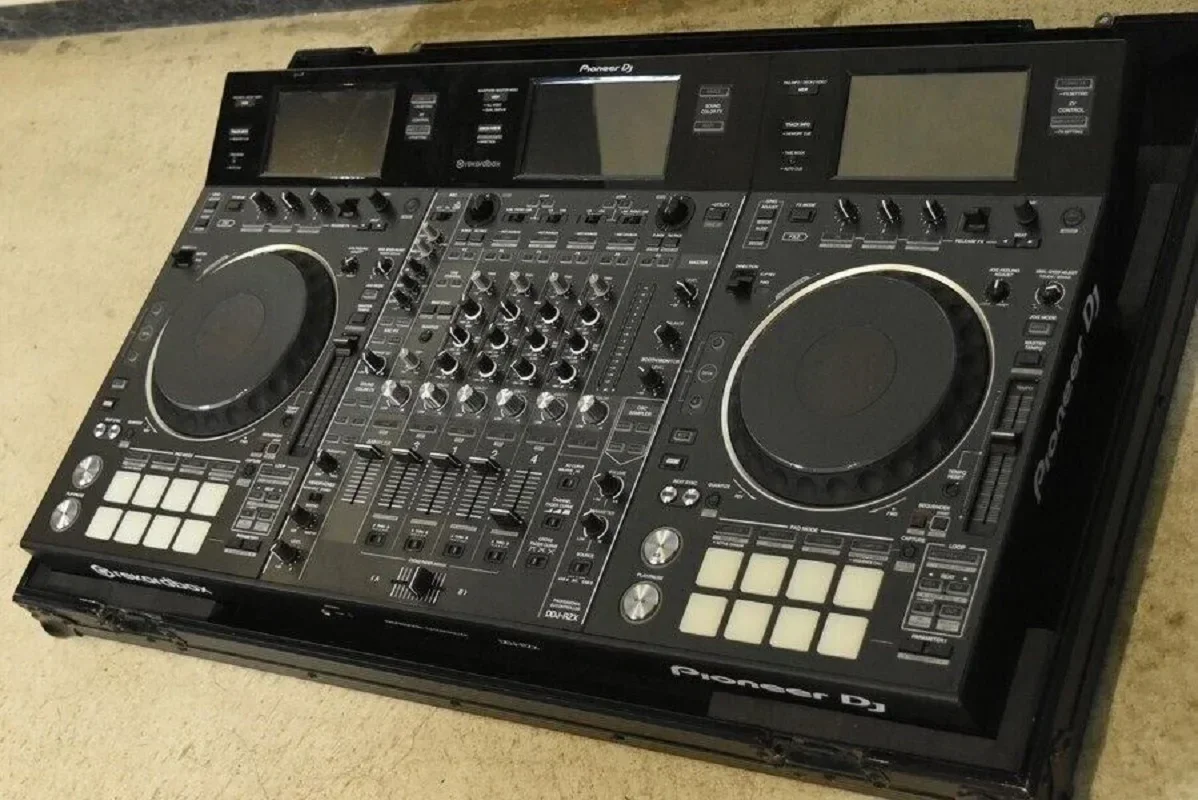 Sconto Estivo Del 50% Pioneer Ddj-Rzx + Hard Shell Standalone Dj Controller