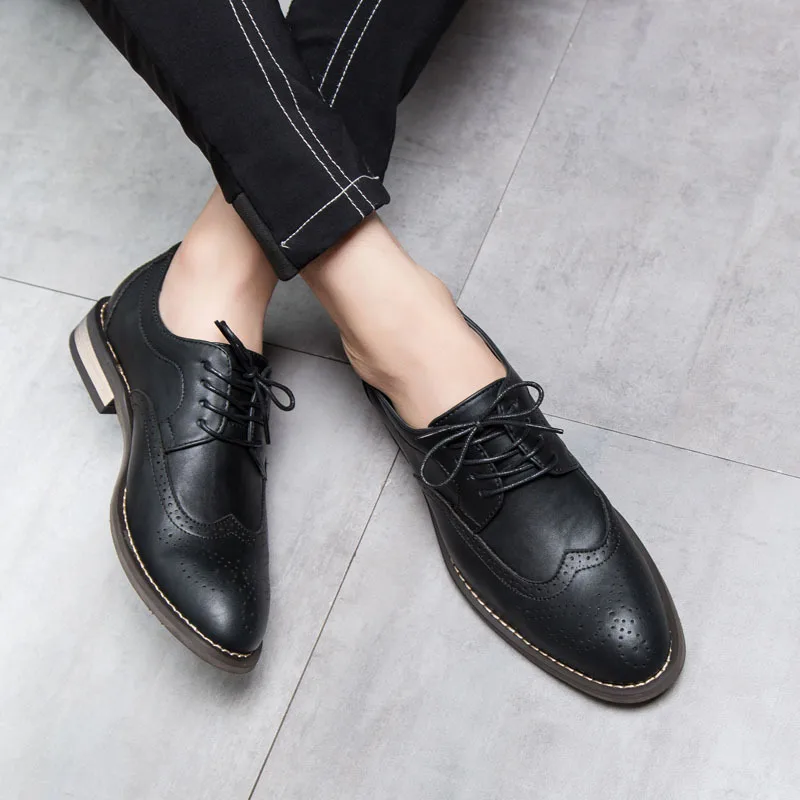 2023 Bullock Scolpito Punta A Punta Scarpe Formali In Pelle Scarpe Casual Scarpe Da Marea Di Grandi Dimensioni Da Uomo Versione Coreana Scarpe Da Spos