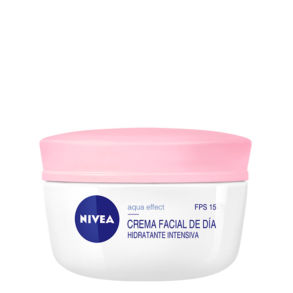 Nivea Aqua Effect Moisturizing Face Cream Dry Skin Spf15 50Ml