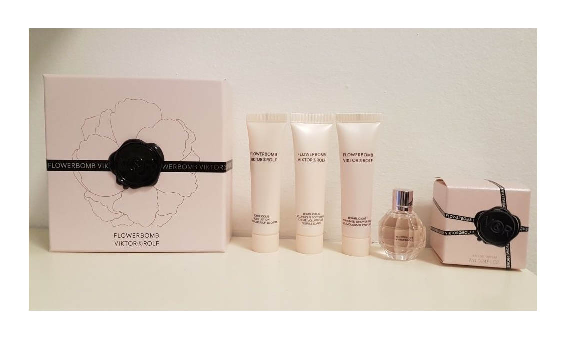 Viktor&Rolf Flowerbomb Eau De Toilette 7Ml+Latte Corpo15Ml+Crema Corpo15Ml+Gel Doccia15Ml