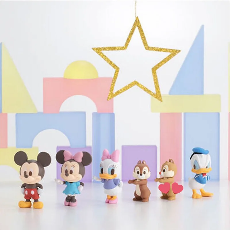 Bandai Genuine Cartoon Figure Gashapon Toys Topolino Minnie Mouse Donald Duck Daisy Duck Chip E Dale Model Ornament Toys