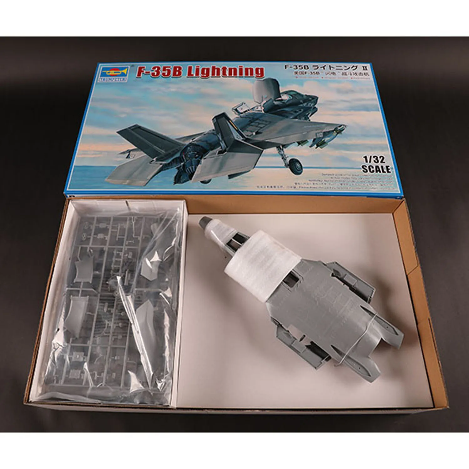 1/32 Trumpeter F-35B Lightning Attack Plane Static Aircraft Plastic Model Kit Th23600-Smt2