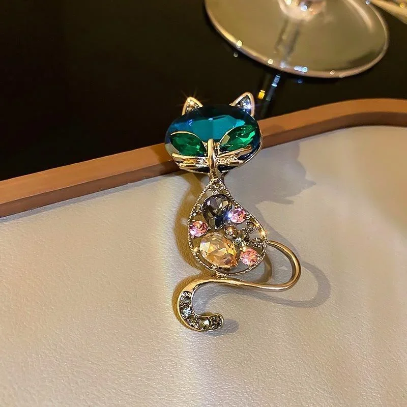 Shell Cute Black Tie Cat Spilla Smooth Opals Artificiali Corpetto Per Le Donne Collare Cappelli Spille Smaltate Bianche Spille Regali Per Ragazze