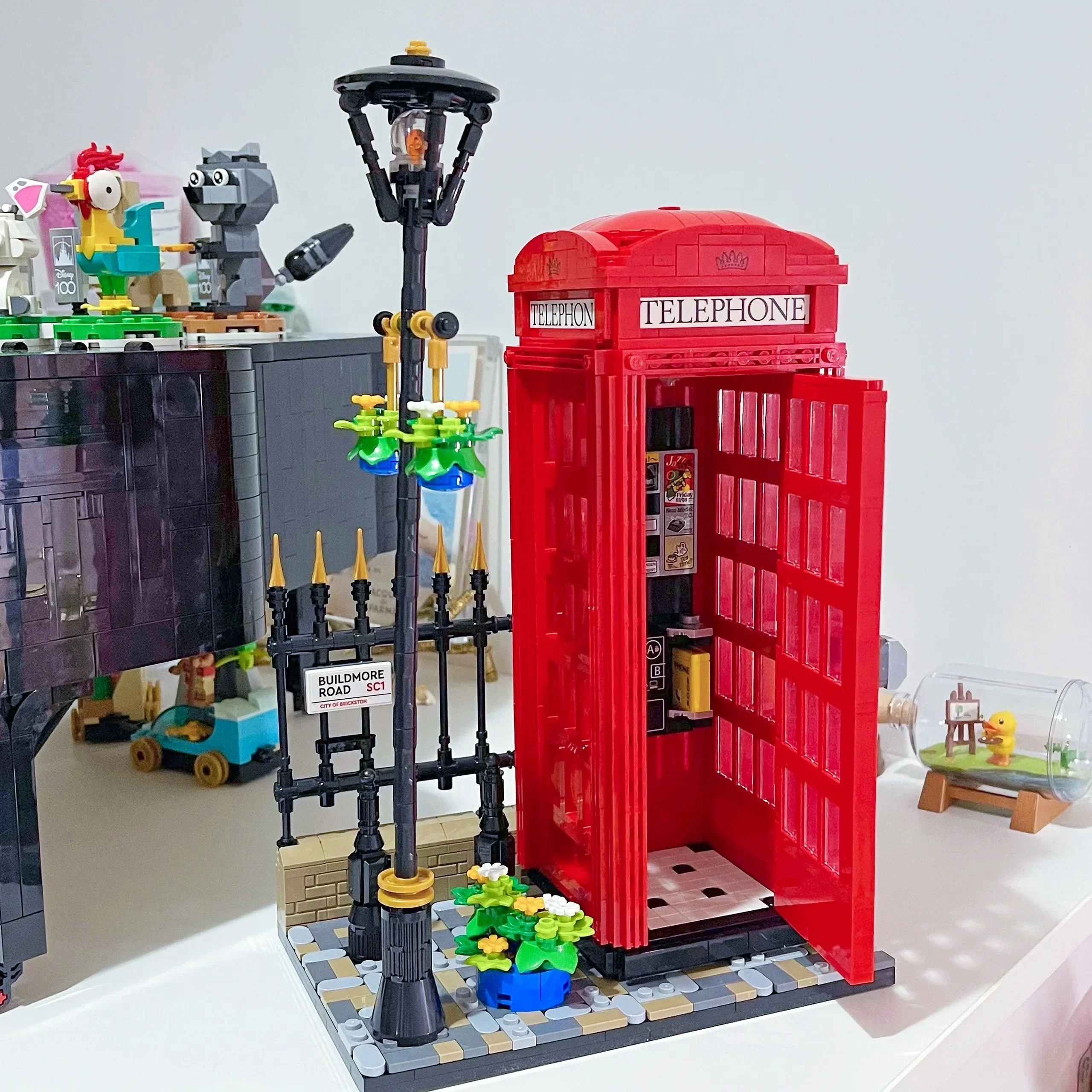 2024 New Red London Phone Box Building Blocks Compatibile 21347 Classic British Symbol Light Bricks Toys For Adult Kids Gift