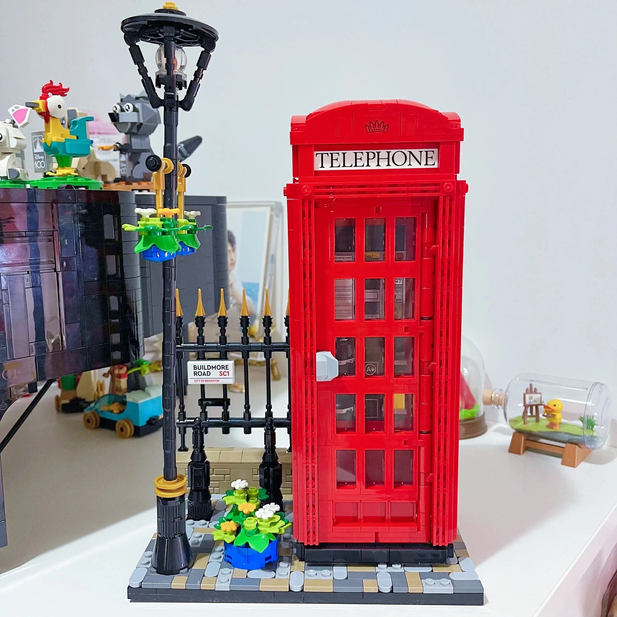 2024 New Red London Phone Box Building Blocks Compatibile 21347 Classic British Symbol Light Bricks Toys For Adult Kids Gift