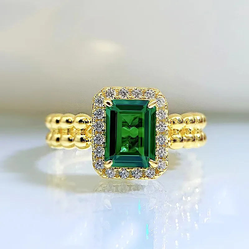 Spring Qiaoer Vintage 100% 925 Sterling Silver 2Ct Emerald High Carbon Diamonds Anello Placcato Oro Giallo 18 Carati Gioielleria Raffinata