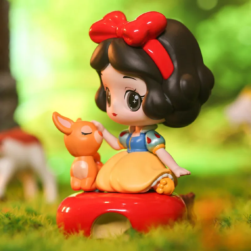 Disney Snow White Action Figures Toys Cut Biancaneve Disney Princess Anime Figure Regali Per Bambini