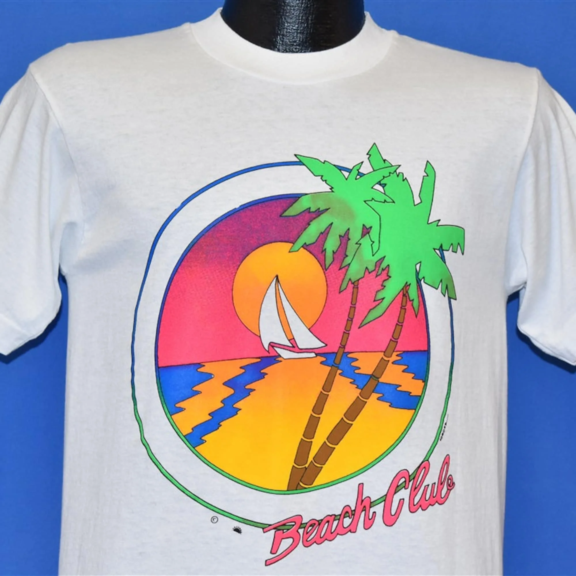 Anni '80 Beach Club Ocean Sunset Palm Trees Maglietta A Vela Media
