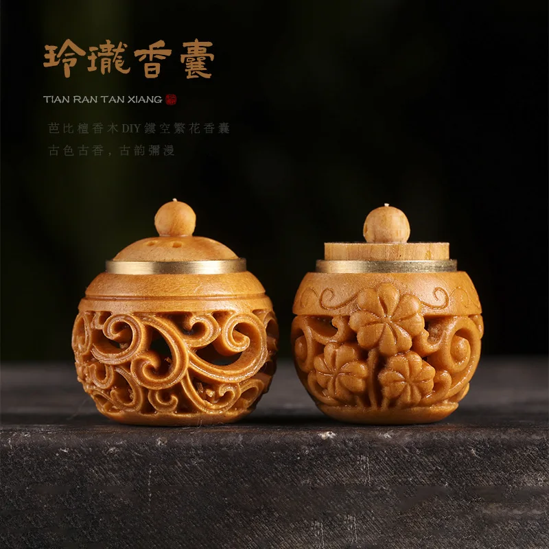 Hot Sandalwood Hollow Exquisite Perfume Bag Ball Pendant Ingenuity Borsa A Catena Per Cellulare Intagliata Accessori Appesi Chiave Per Auto Da Uomo