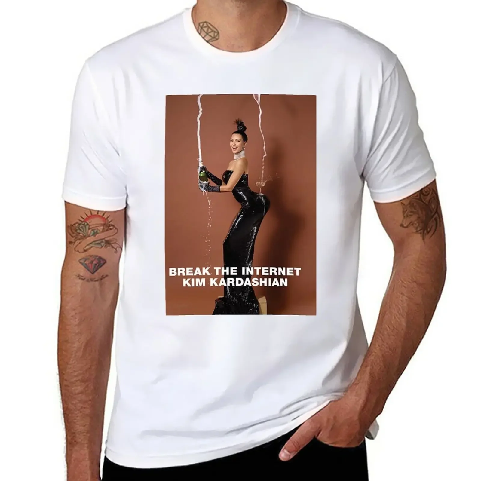 Kim K Paper Magazine T-Shirt Anime Clothes Plus Size Top Vestiti Carini Magliette Divertenti Da Uomo