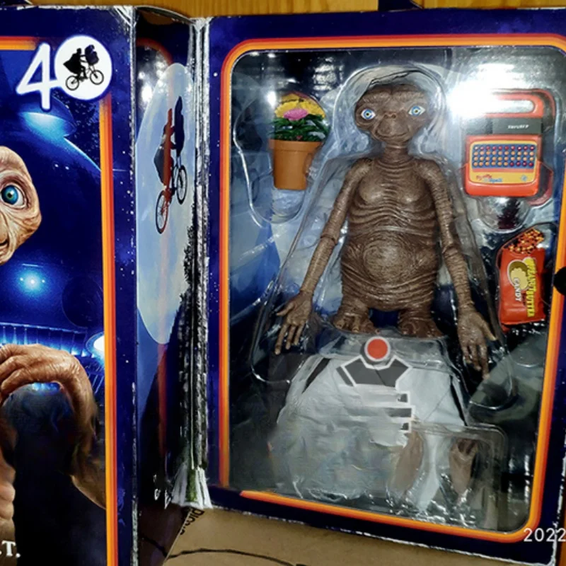 Spot Neca Et Alien 40Th Anniversary Quattro Modelli Di Giocattoli Figurine Umanoidi Mobili Genuini Da 7 Pollici