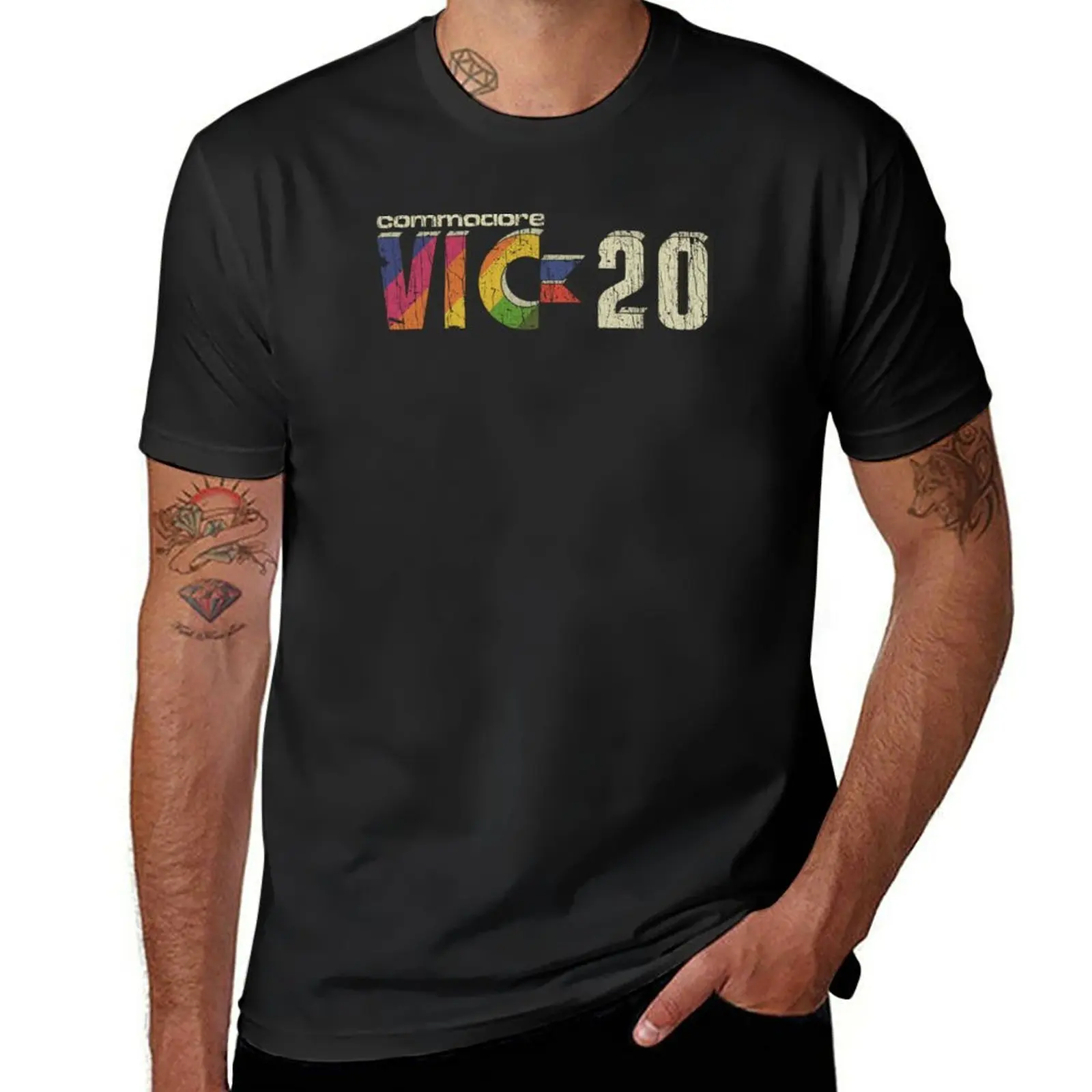 New Commodore Vic-20 1981 T-Shirt Magliette Nere Magliette Grafiche Da Uomo Di Moda Coreana Anime