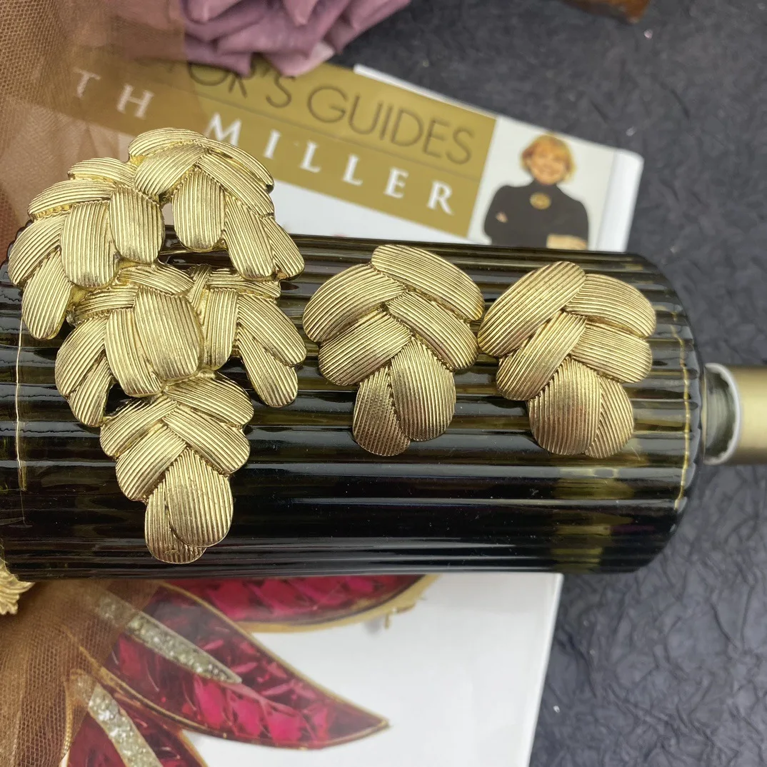 2024 Vintage Palace Style Oro Reale Placcato Oro Puro Foglie D'Uva Orecchini Spilla Minimalista