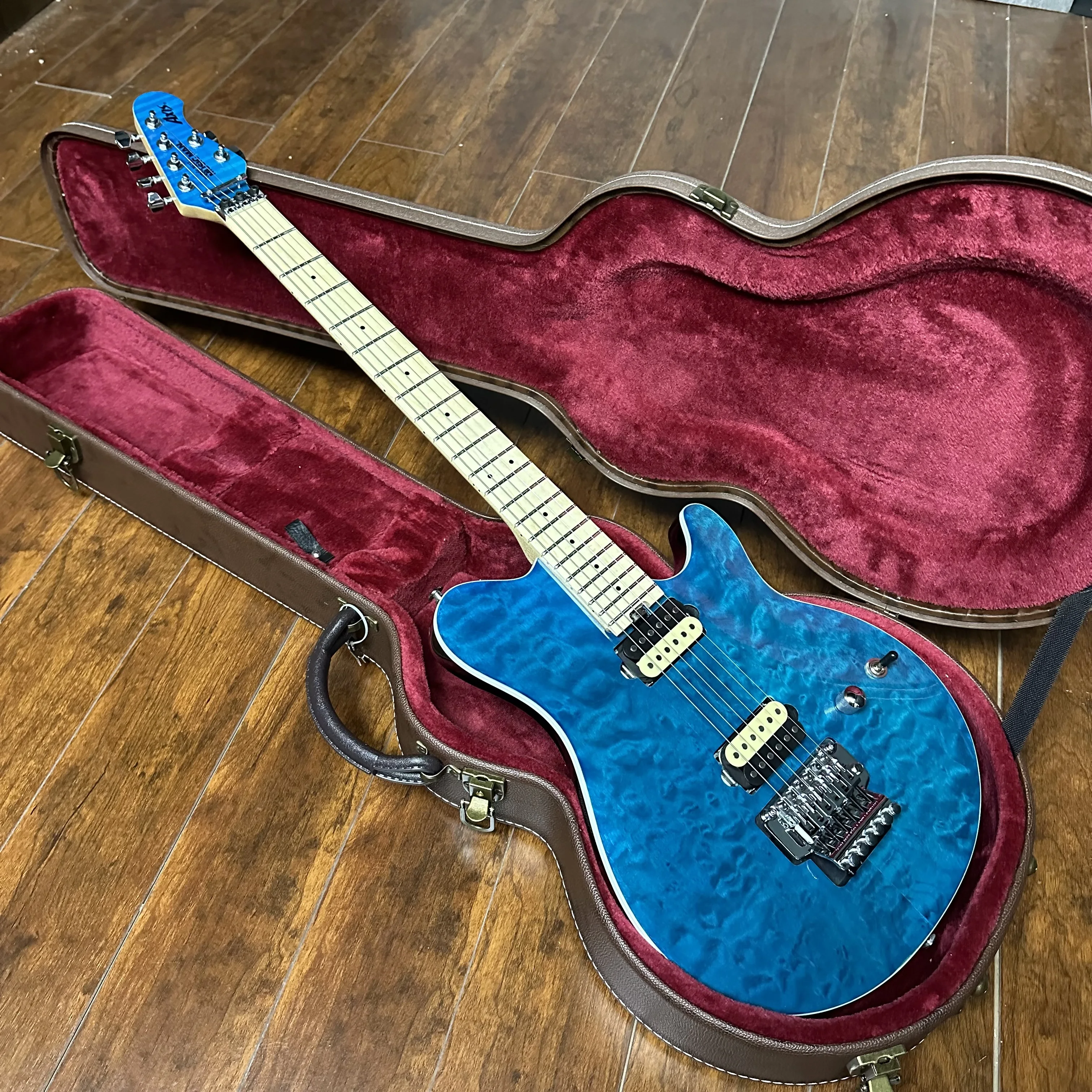 Music Man Ernie Ball Axis 6 Corde Eelectric Guitar,Maple Fingerboard, Disponibile