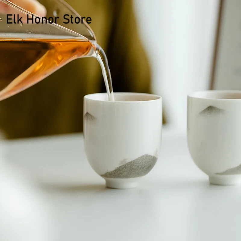 2 Pz/Set View Mountains Ceramic Moon Drink Cup Small Teacup Japanese Cute Cup Master Cups Accessori Per La Tavola Decorazione 60Ml