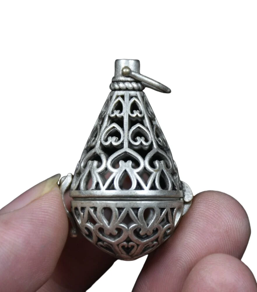 4Cm Rare Old China Miao Silver Feng Shui Hollow Out Ball Collana Pendente
