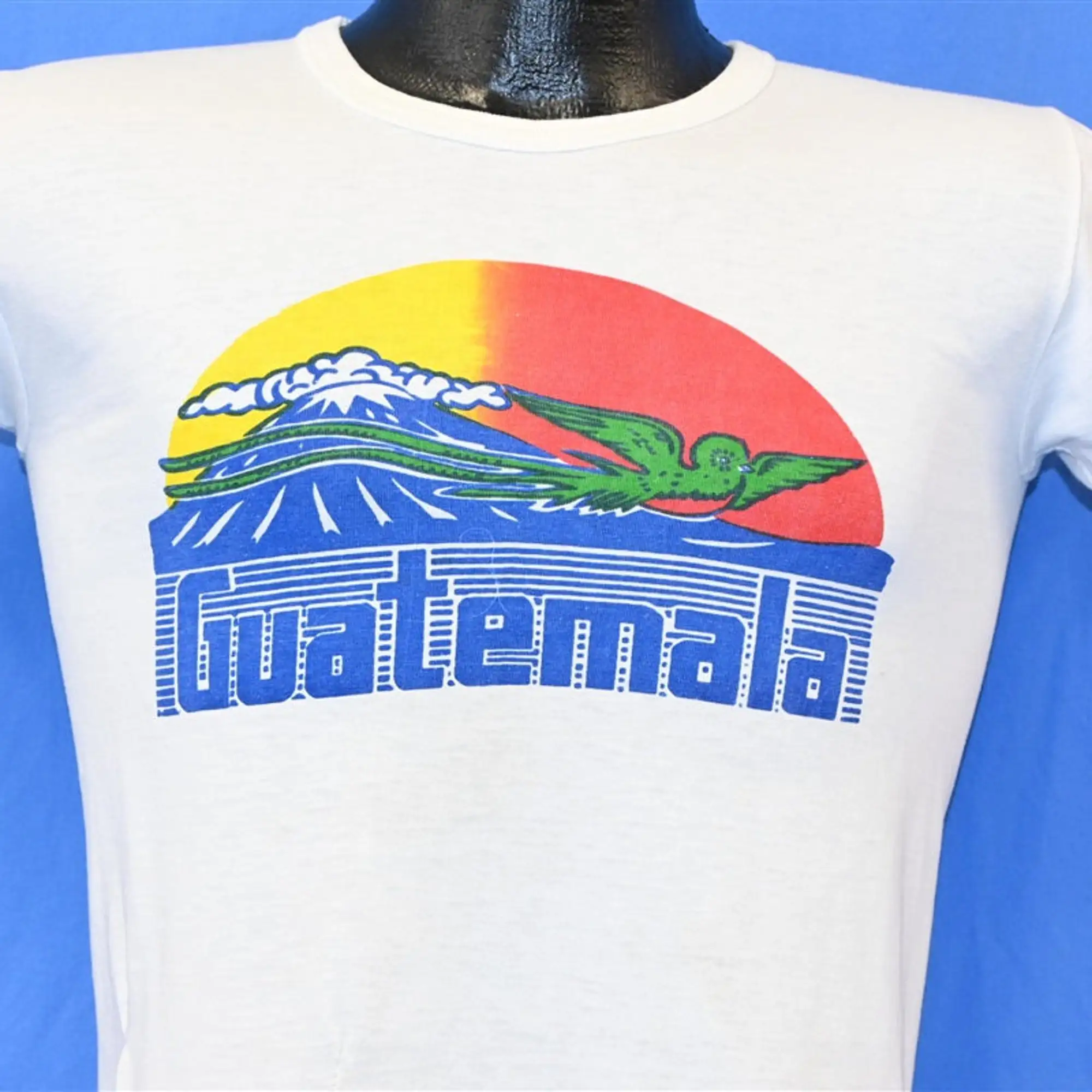 70S Guatemala Volcano Quetzal Sunset America Centrale Souvenir Turistico T Shirt Extra Small