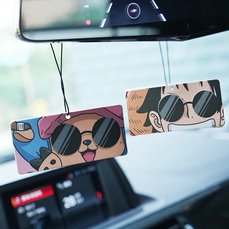 Nuovo One Piece Rufy Car Pendant Fragrance Tablets Cute Car Decoration Car Specchietto Retrovisore Hanging Auto Deodorizzazione Accessori