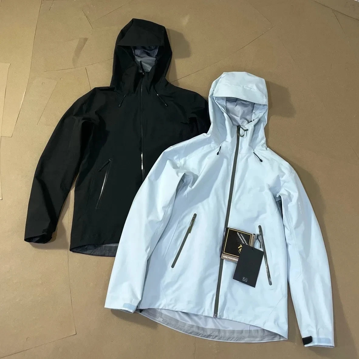 2024 Ricamo Arc Triple-Tier Impermeabile Da Uomo Beta Lt Casual Leggero Escursionismo Capispalla Giacca Sportiva All'Aperto
