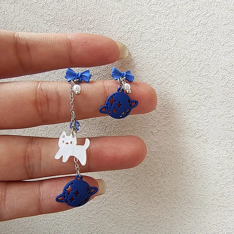 Creative Cat Planet Beads Orecchini Trendy Asimmetria Piercing Long Drop Bowknot Stud Earring Jewelry Kawaii Party Ear Accessories