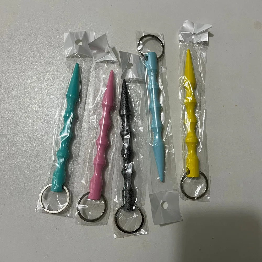 Portachiavi Color Caramella Per Le Donne 2024 Fashion Outdoor Self-Defense Stick Studente Trend Key Pen Cute Car Portachiavi Accessori Per Ragazze