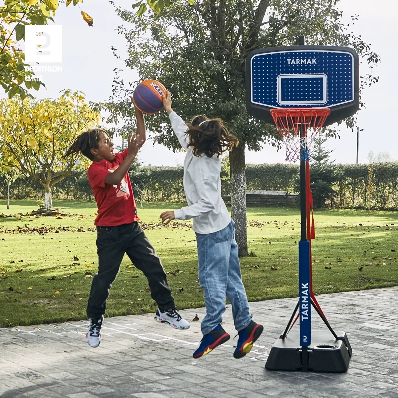 Il Supporto Da Basket Decathlon Può Essere Rialzato E Ribassato. Il Basamento Da Basket Per Bambini Può Essere Utilizzato Per Dunk
