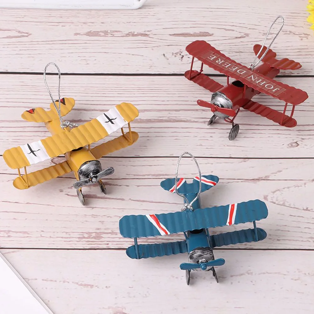 1Pc Mini Biplane Figurine Per La Decorazione Domestica Metallo Ferro Air Plane Model Aircraft Vintage Hanging Planes Miniature Kids Gifts 2023
