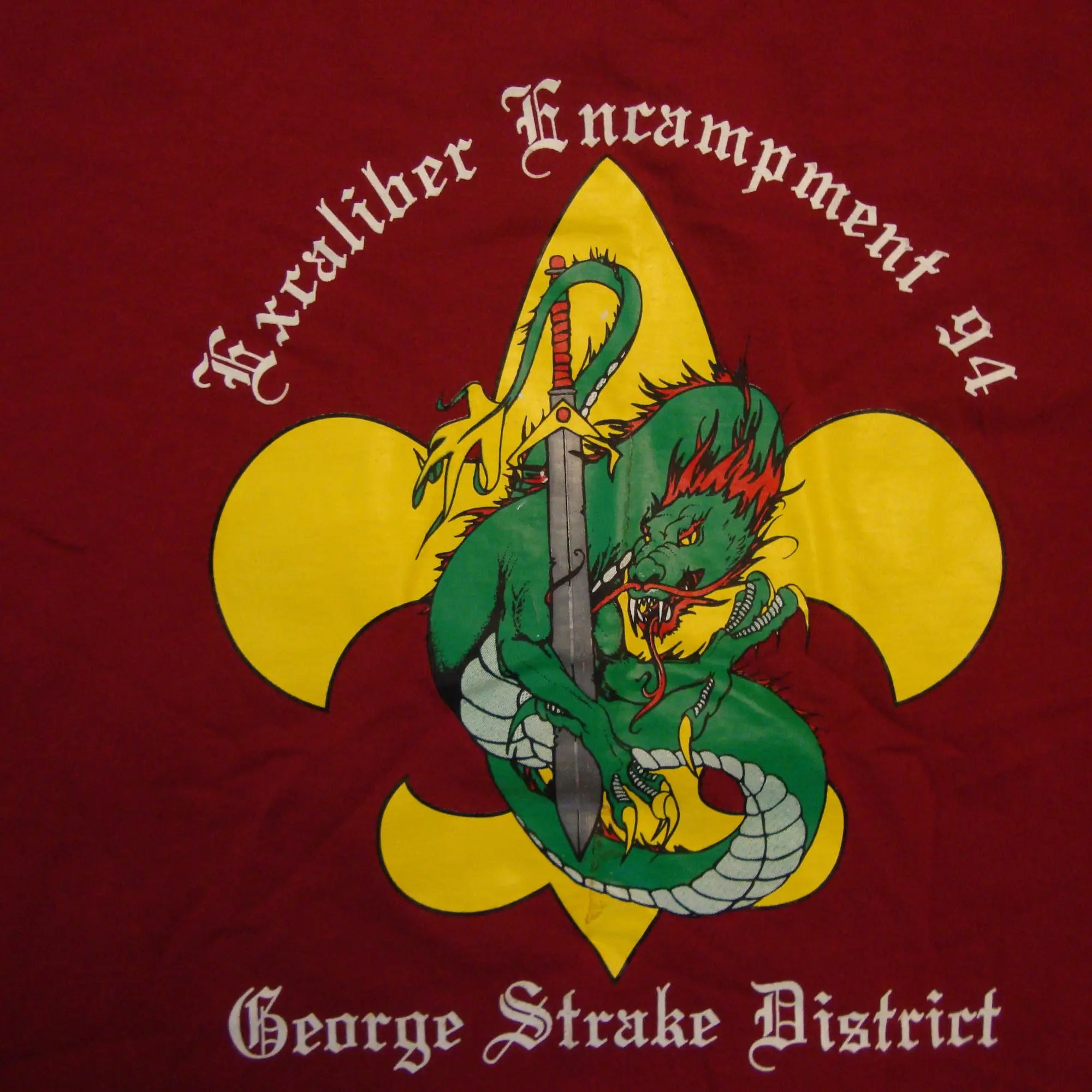 Vintage Anni '90 Excaliber Encampment 94 George Strake Distretto Boy Scout Maglietta Rossa Taglia Xl
