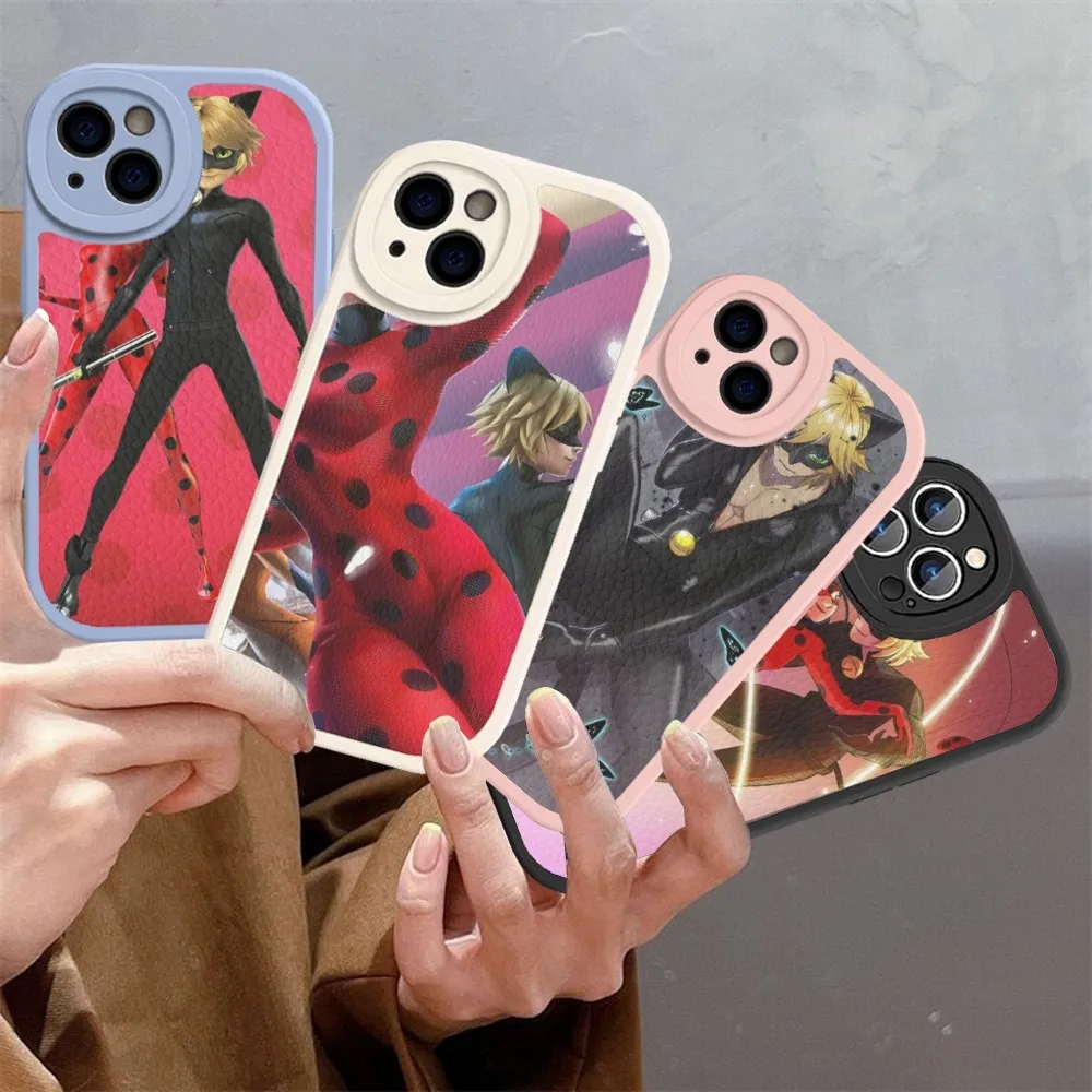M-Miraculous Tales Of Ladybug & Cat Noir Custodia Per Telefono In Pelle Dura Per Iphone 14 13 12 Mini 11 14 Pro Max Xs X Xr 7 8 Plus Fundas