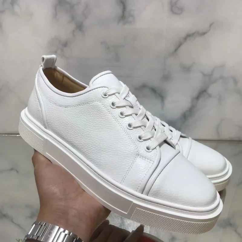 2023 Low Cut Red Bottom For Men Luxury Trainers Driving Spiked White Lychee Logo In Vera Pelle Rivetti Flats Sneakers Shoes