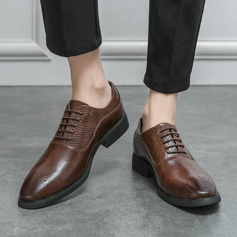 Moda Business Dress Uomo Scarpe Formali Scarpe In Pelle Di Alta Qualità Per Uomo Mocassini Brock Cut Patchwork Guida Spedizione Gratuita