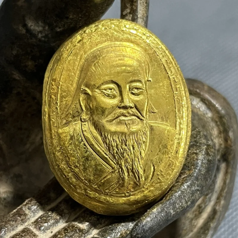 Antico Dayuan Vault Rame Puro Placcato Oro Gengis Khan Head Portrait Gold Block Gold Gold Coin Play Decorazione Film E Muslimah