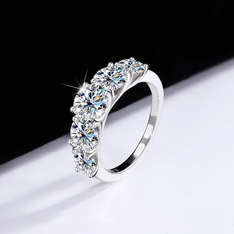 Super Luxury 18K White Gold Ring Intarsio Sparkling 5Pcs Diamonds In All 5 Carat Vvs1 D Color Moissanite Fedi Nuziali Per Le Donne