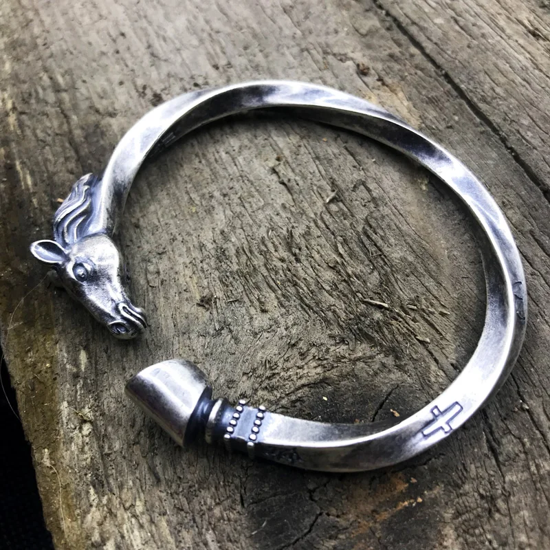Testa Di Cavallo Vichingo Regolabile E Bracciale Hoof War
