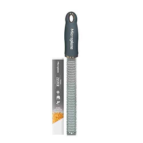 Microplane Grattugia Zester Grigio Antracite Ideale Per Agrumi, Formaggio A Pasta Dura, Zenzero, Cioccolato E Noce Moscata Con Lama Fine - Made In Usa