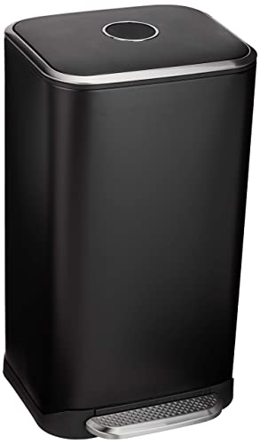 Amazon Basics - Pattumiera Rettangolare Con Chiusura Silenziosa, 32 L, Nero